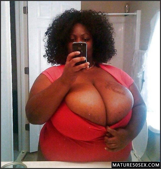 Black Big Natural Tits Selfie - Black moms with big natural tits,. Pic #1